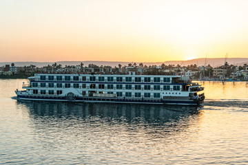 Croisière sur le Nil et croisière sur le lac Nasser avec Cleopatra Travel